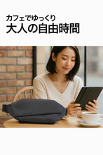 画像をギャラリービューアに読み込む, 両手が空くと、外出はこんなに軽くなる。大人の休日にボトルインスリング2.0新登場
